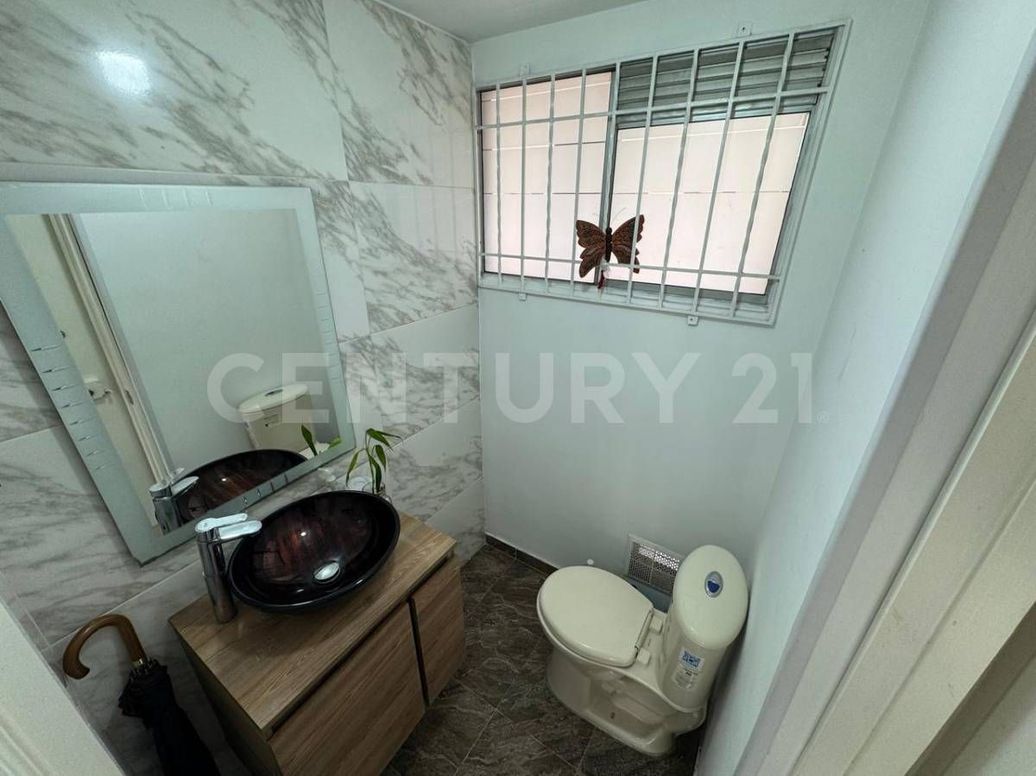 Casa de 4 alcobas en venta en Hayuelos, Bogotá, 115 m² · foto 6 de 20
