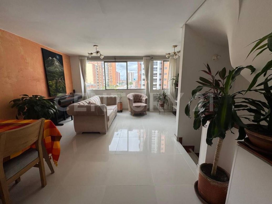 Casa de 4 alcobas en venta en Hayuelos, Bogotá, 115 m² · foto 2 de 20