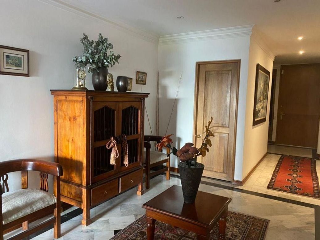 Apartamento de 2 alcobas en venta en Los Rosales, Bogotá, 150 m² · foto 7 de 11