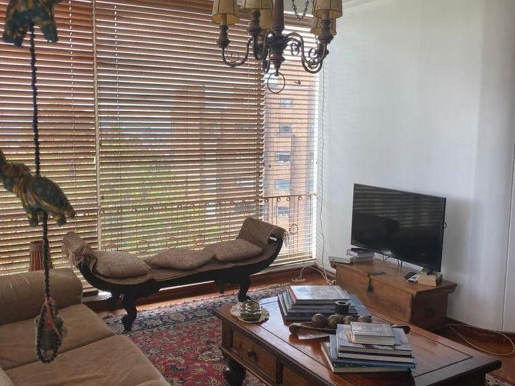 Apartamento de 2 alcobas en venta en Los Rosales, Bogotá, 150 m² · foto 4 de 11