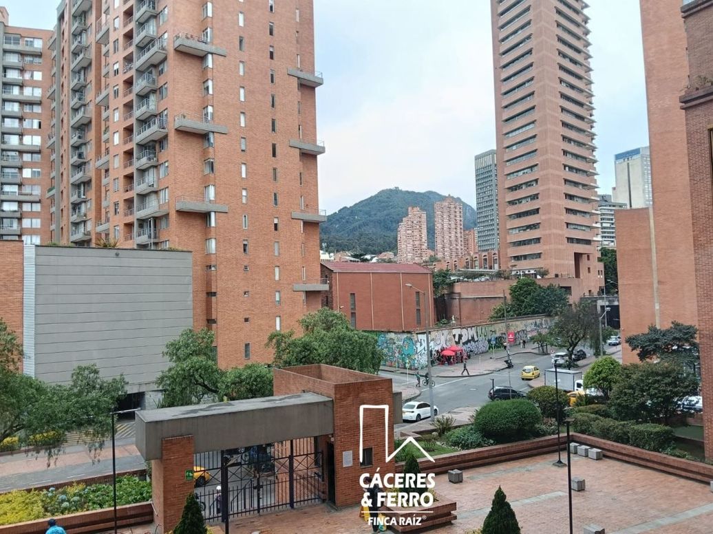 Apartamento de 2 alcobas en venta en Parque Central Bavaria, Bogotá, 84 m² · foto 9 de 16