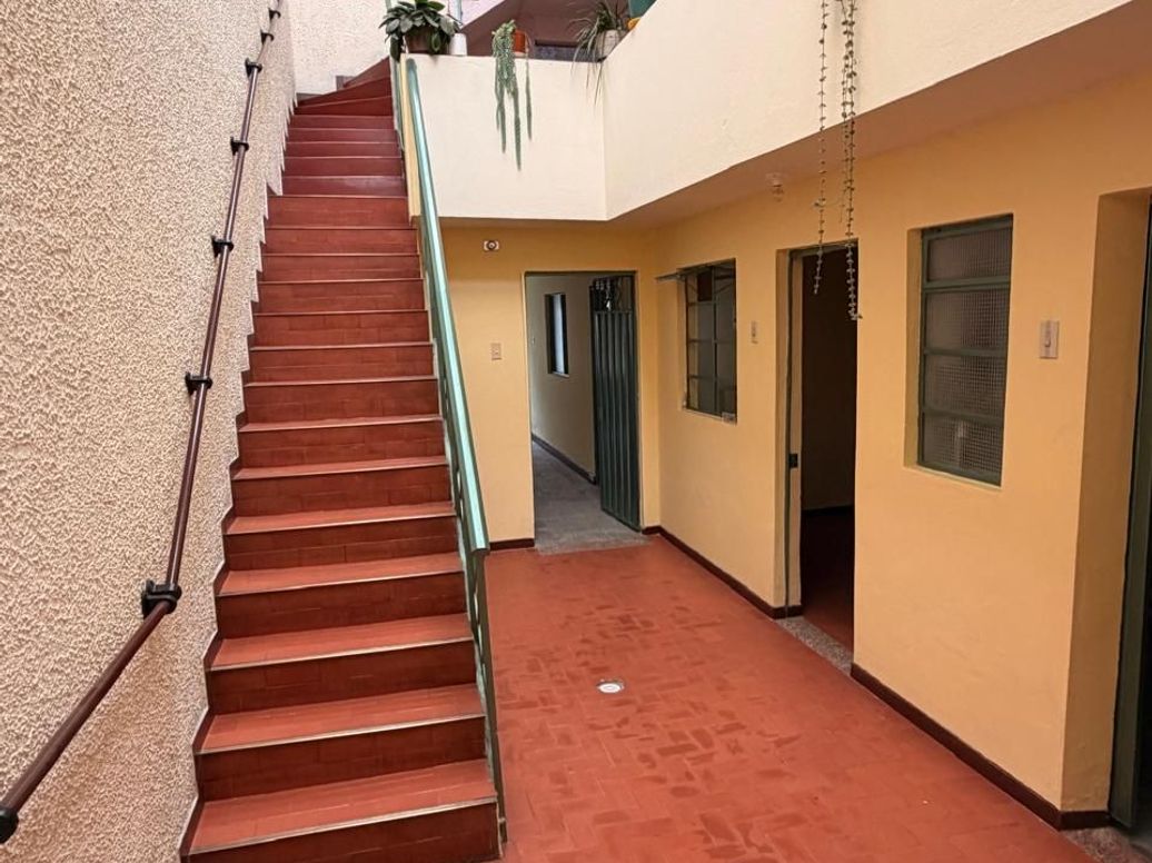 Casa de 6 alcobas en venta en Jiménez De Quesada, Bogotá, 265 m² · foto 4 de 8