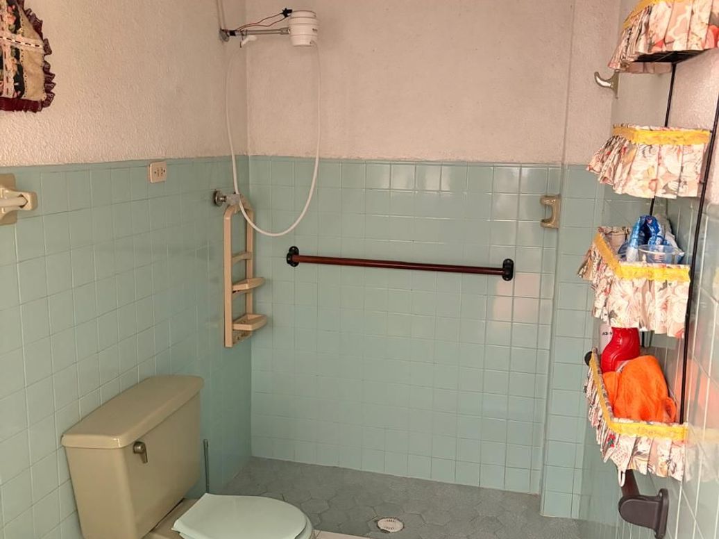 Casa de 6 alcobas en venta en Jiménez De Quesada, Bogotá, 265 m² · foto 3 de 8
