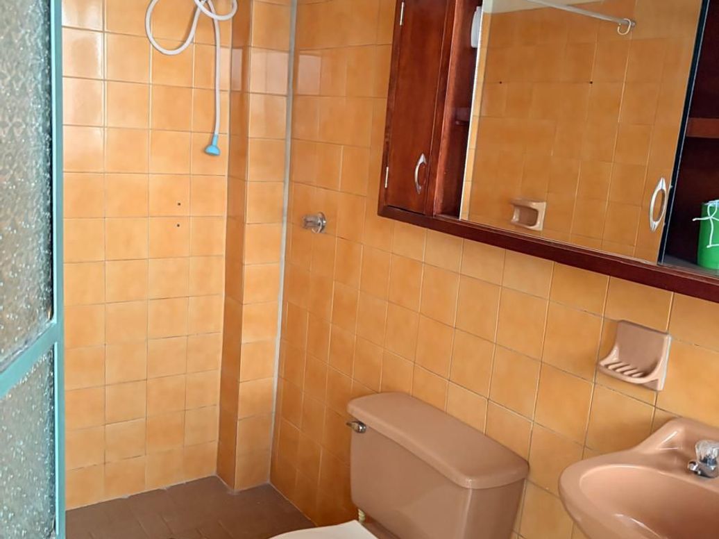 Casa de 6 alcobas en venta en Jiménez De Quesada, Bogotá, 265 m² · foto 6 de 8