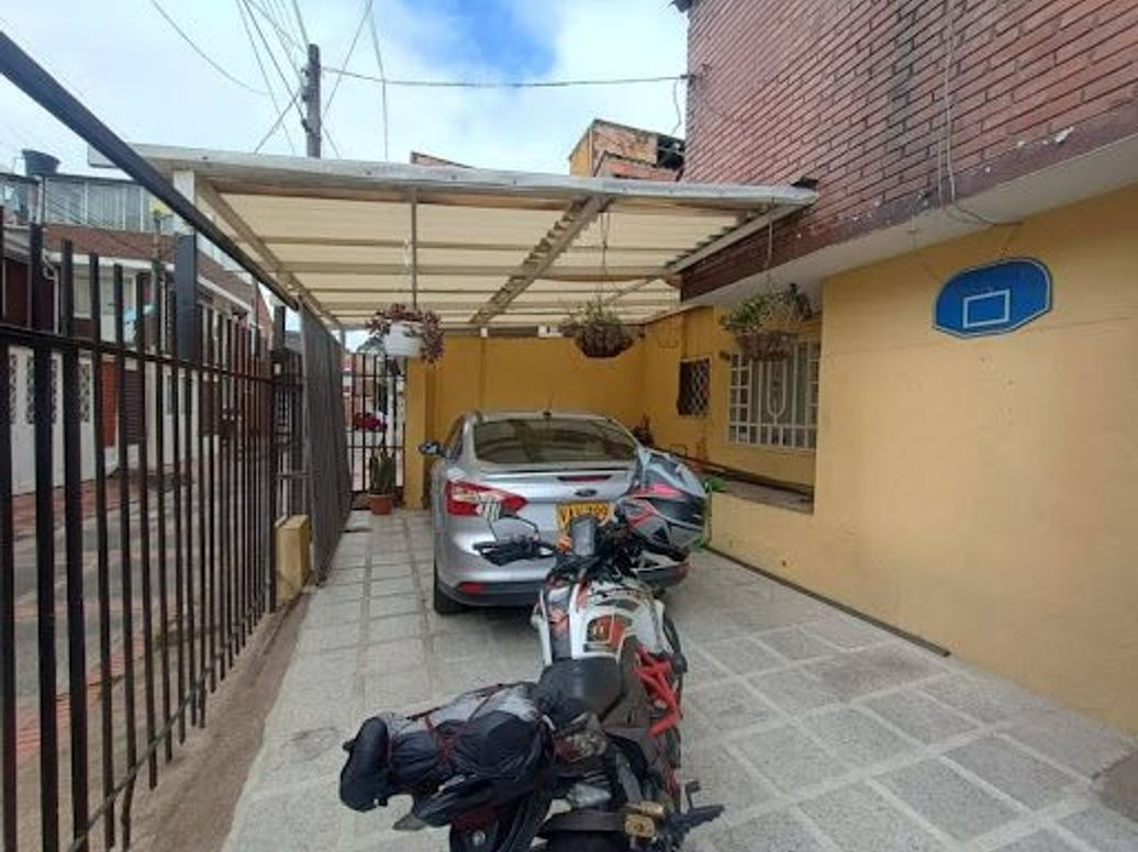 Casa en venta en Timiza, Bogotá · foto 2 de 20