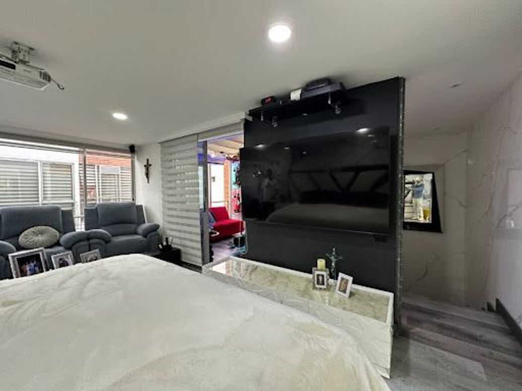 Casa de 4 alcobas en venta en Gratamira, Bogotá, 225 m² · foto 13 de 20