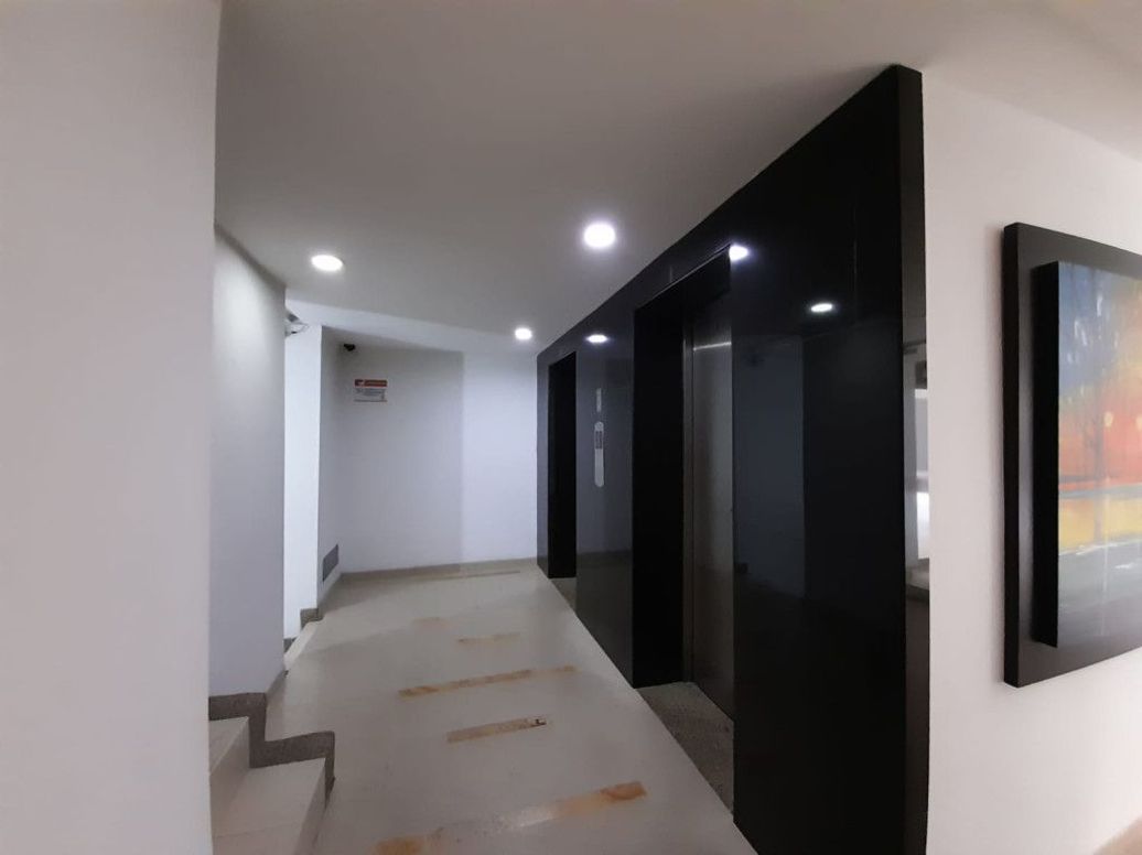 Apartamento de 3 alcobas en venta en El Plan, Bogotá, 90 m² · foto 2 de 20