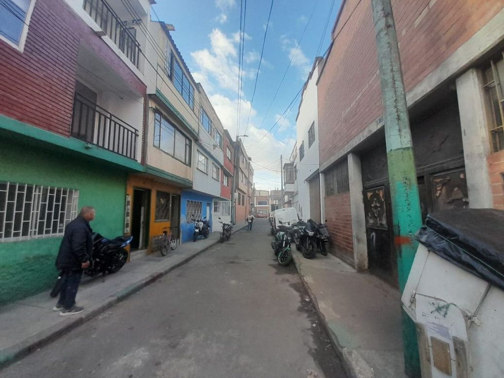 Casa de 5 alcobas en venta en Pensilvania, Bogotá, 155 m² · foto 2 de 20