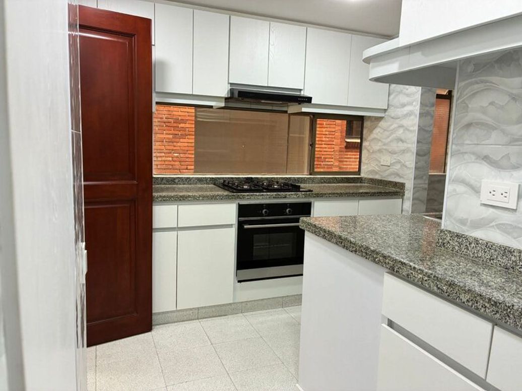 Apartamento de 3 alcobas en venta en Bellavista, Bogotá, 145 m² · foto 6 de 14