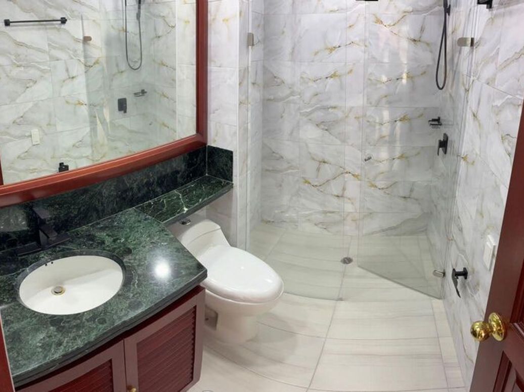 Apartamento de 3 alcobas en venta en Bellavista, Bogotá, 145 m² · foto 7 de 14