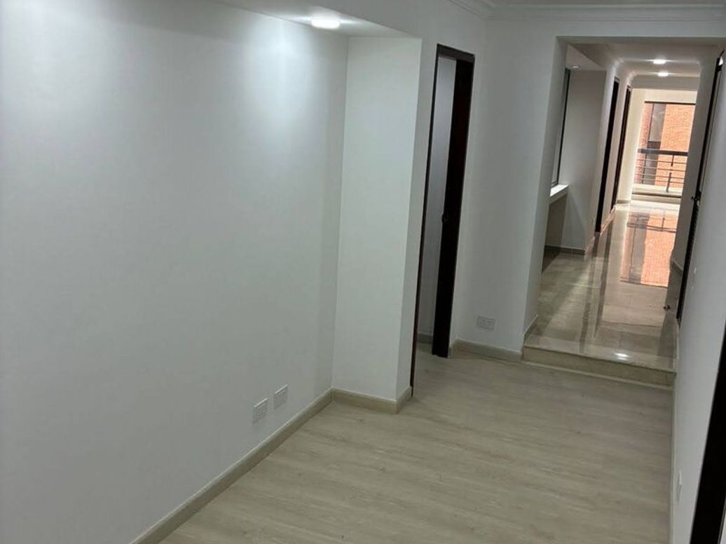 Apartamento de 3 alcobas en venta en Bellavista, Bogotá, 145 m² · foto 10 de 14