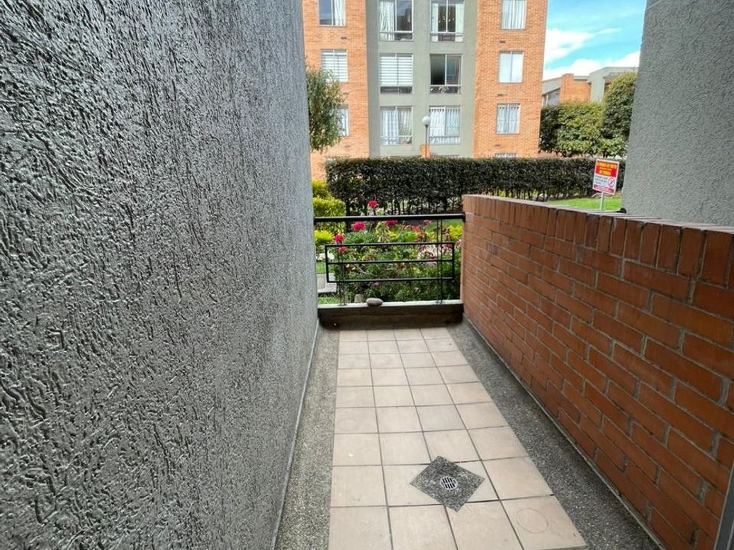Apartamento de 2 alcobas en venta en Ub. Castilla Real, Bogotá, 49 m² · foto 8 de 8