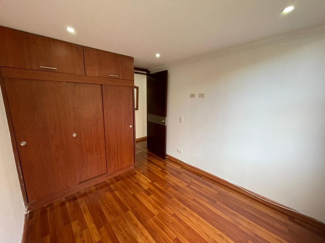 Apartamento de 2 alcobas en venta en Ub. Castilla Real, Bogotá, 49 m² · foto 7 de 8