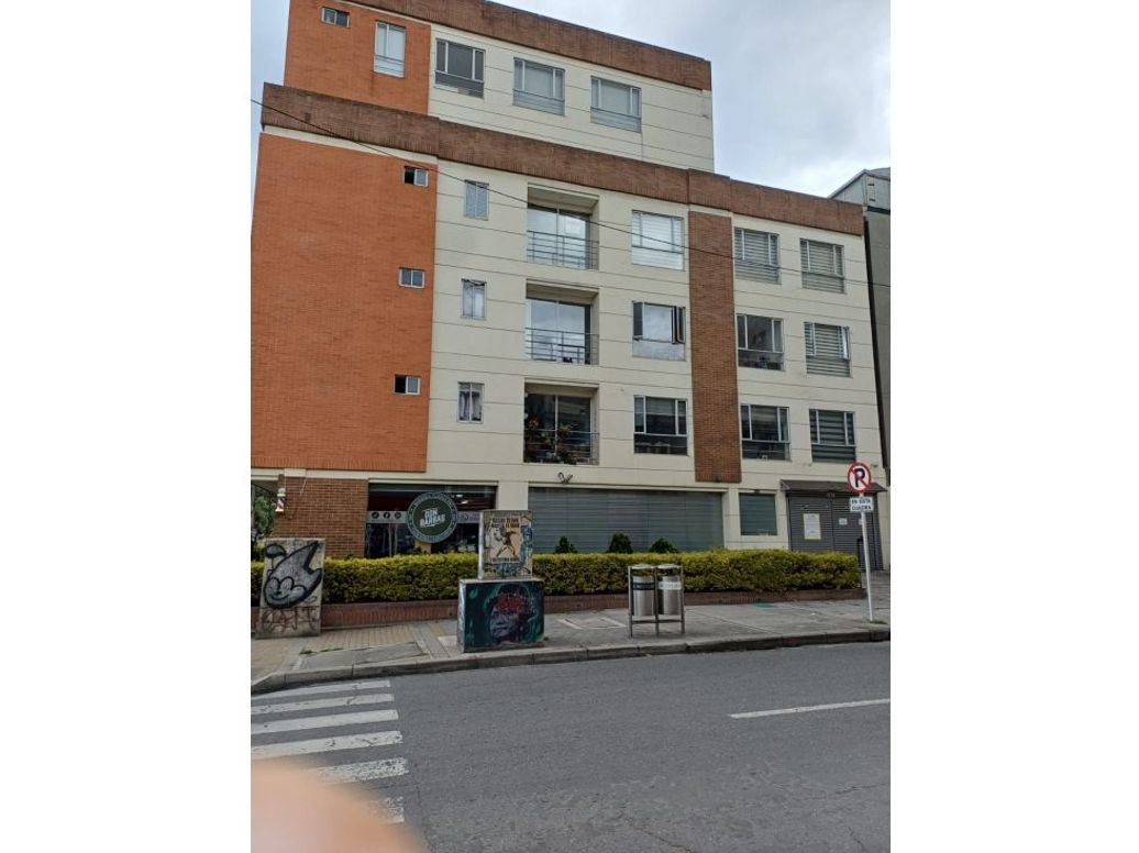 Apartamento de 3 alcobas en venta en Teusaquillo, Bogotá, 95 m² · foto 2 de 19