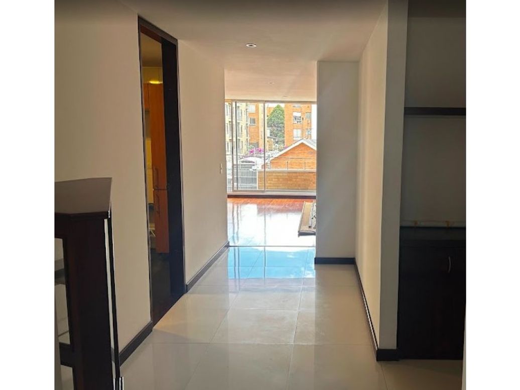 Apartamento de 3 alcobas en venta en Santa Barbara, Bogotá, 161 m² · foto 3 de 20