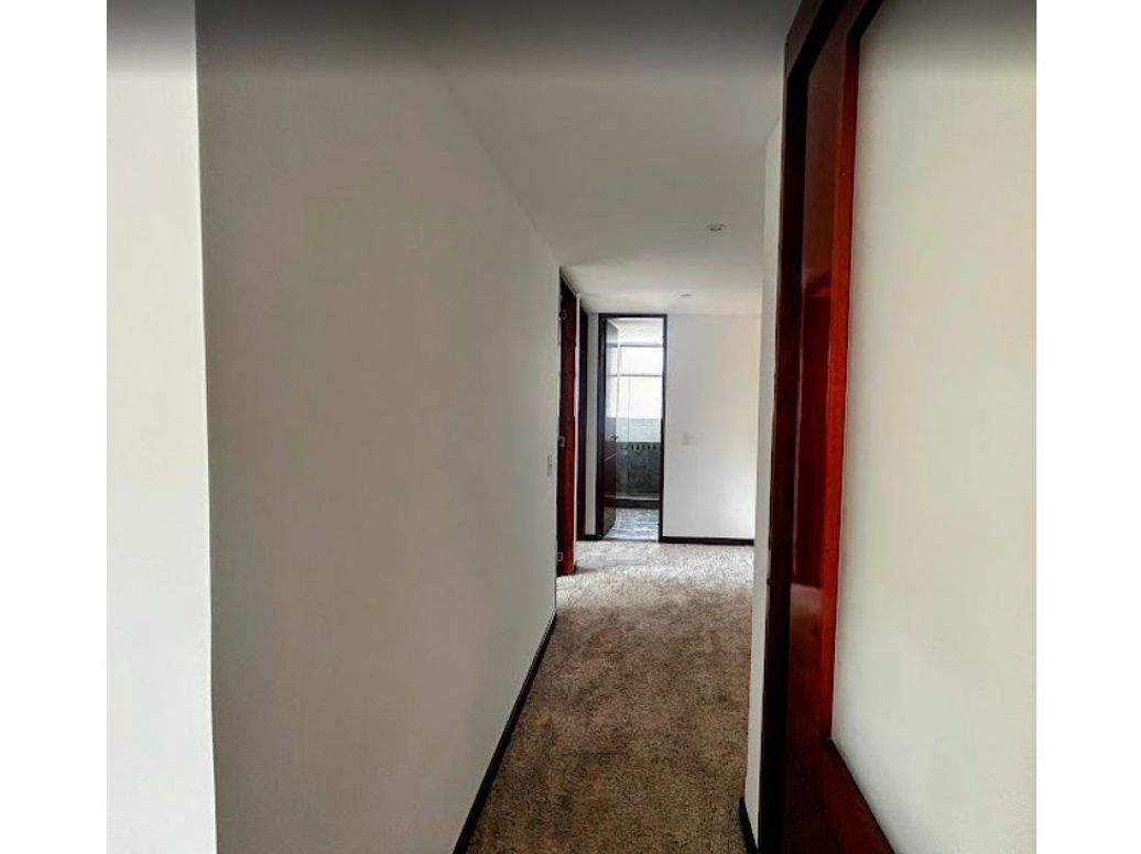 Apartamento de 3 alcobas en venta en Santa Barbara, Bogotá, 161 m² · foto 4 de 20