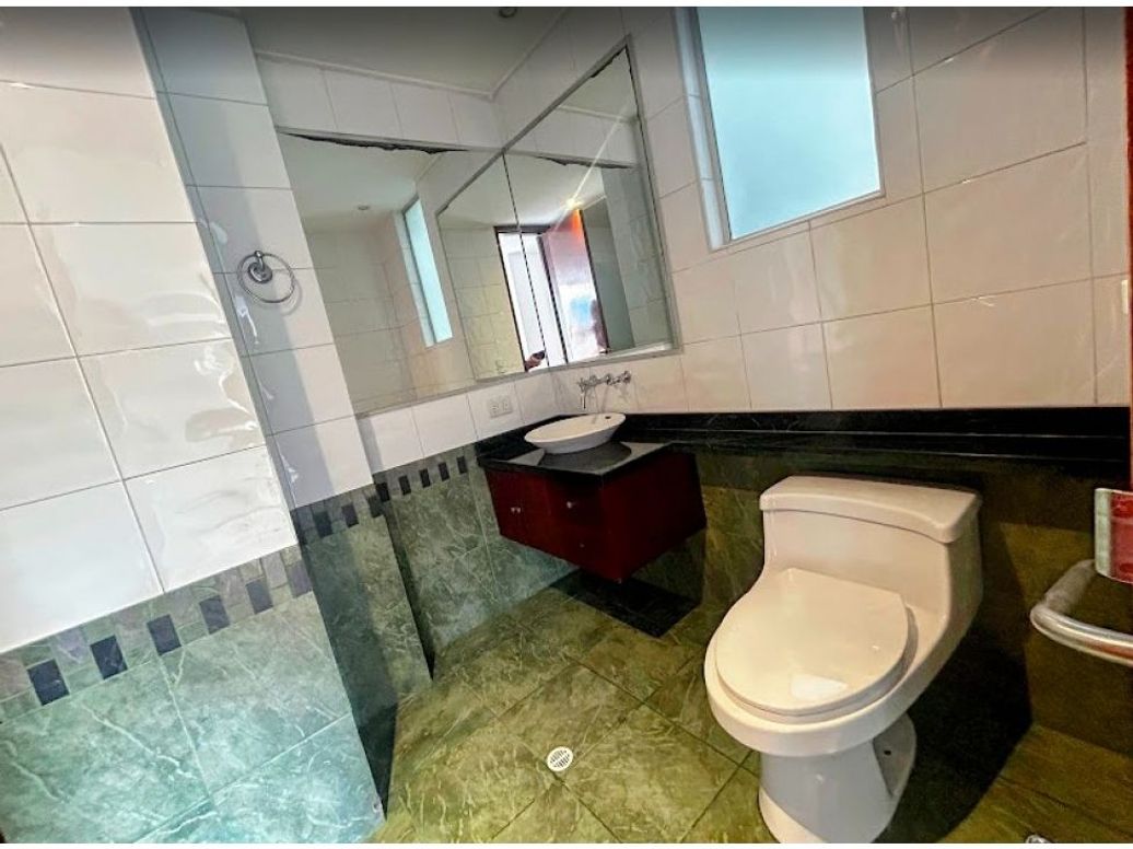 Apartamento de 3 alcobas en venta en Santa Barbara, Bogotá, 161 m² · foto 13 de 20