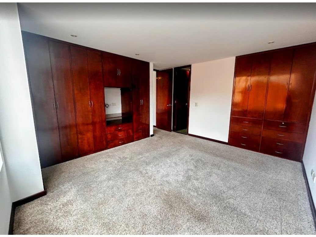 Apartamento de 3 alcobas en venta en Santa Barbara, Bogotá, 161 m² · foto 14 de 20