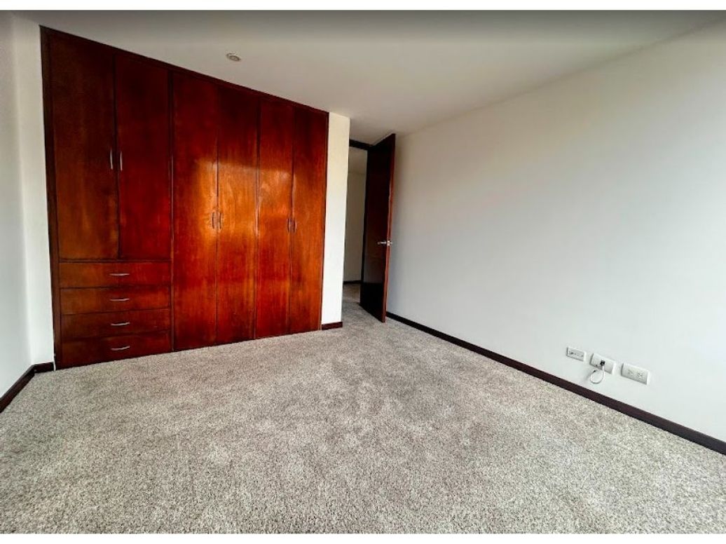Apartamento de 3 alcobas en venta en Santa Barbara, Bogotá, 161 m² · foto 8 de 20