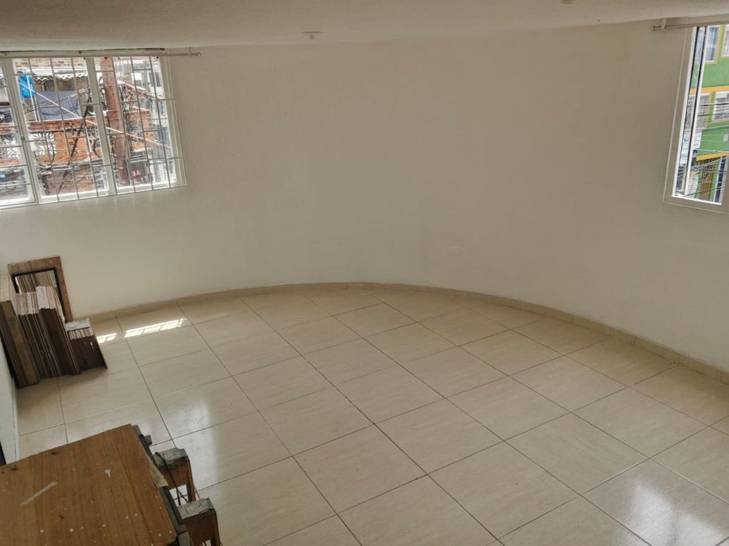 Casa de 6 alcobas en venta en Bellavista Occidental, Bogotá, 220 m² · foto 16 de 20