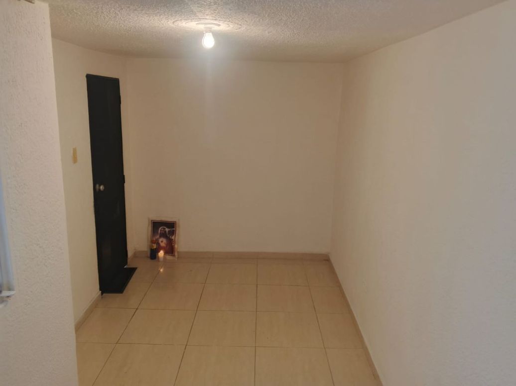 Casa de 6 alcobas en venta en Bellavista Occidental, Bogotá, 220 m² · foto 2 de 20