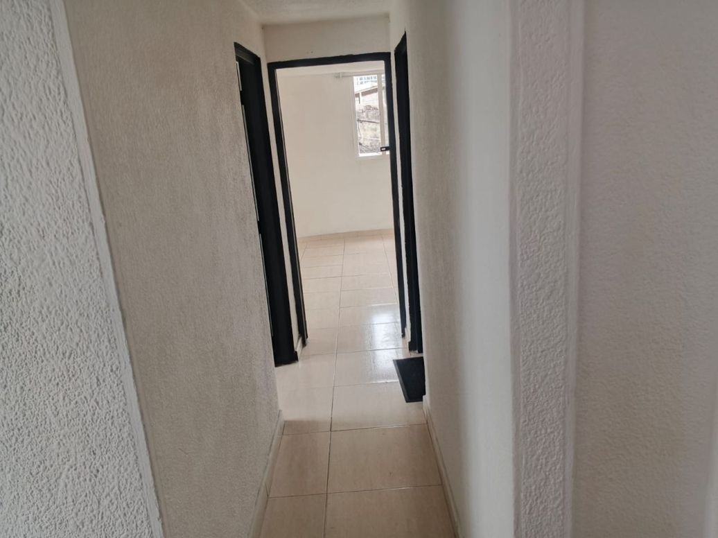 Casa de 6 alcobas en venta en Bellavista Occidental, Bogotá, 220 m² · foto 17 de 20