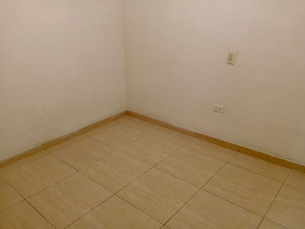 Casa de 6 alcobas en venta en Bellavista Occidental, Bogotá, 220 m² · foto 10 de 20