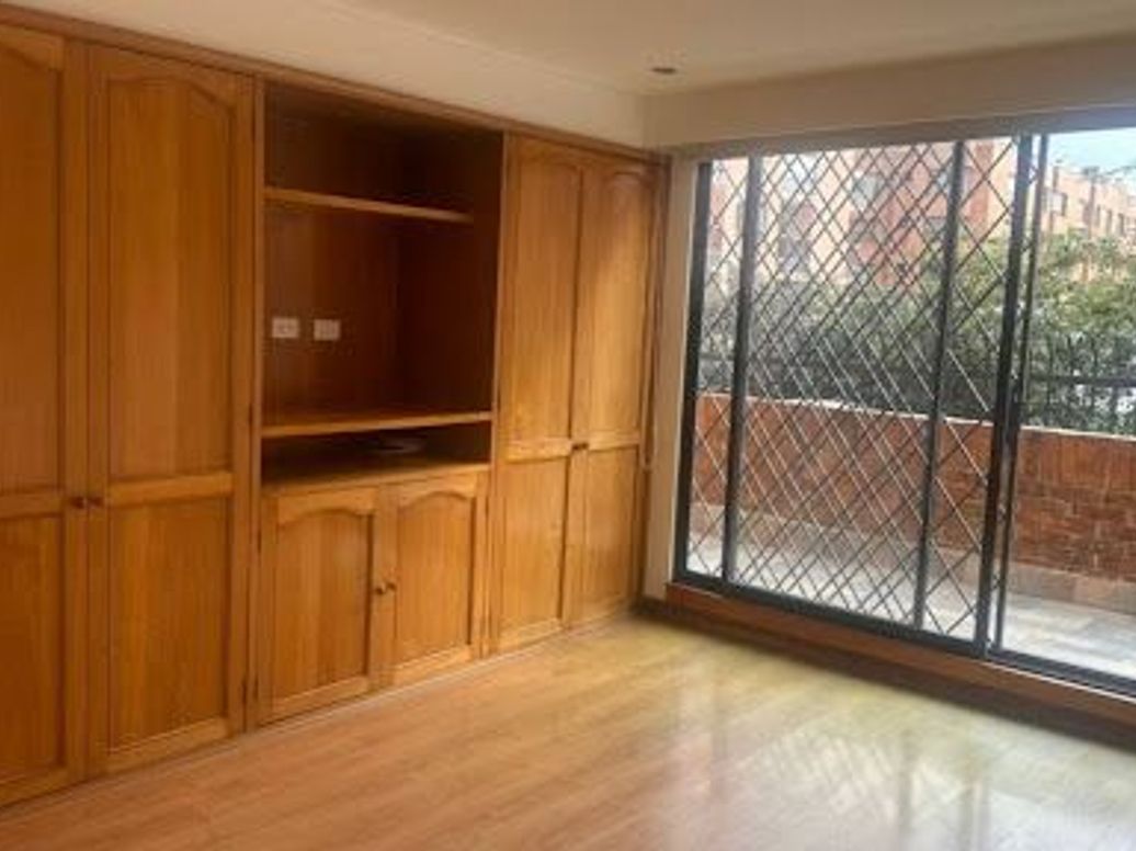 Apartamento de 2 alcobas en venta en Chicó Navarra, Bogotá, 92 m² · foto 8 de 17