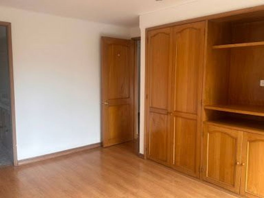 Apartamento de 2 alcobas en venta en Chicó Navarra, Bogotá, 92 m² · foto 9 de 17