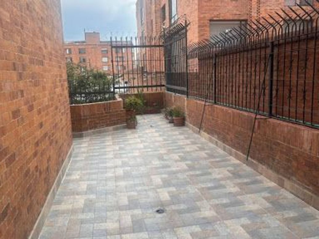 Apartamento de 2 alcobas en venta en Chicó Navarra, Bogotá, 92 m² · foto 16 de 17