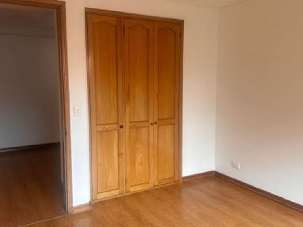 Apartamento de 2 alcobas en venta en Chicó Navarra, Bogotá, 92 m² · foto 12 de 17
