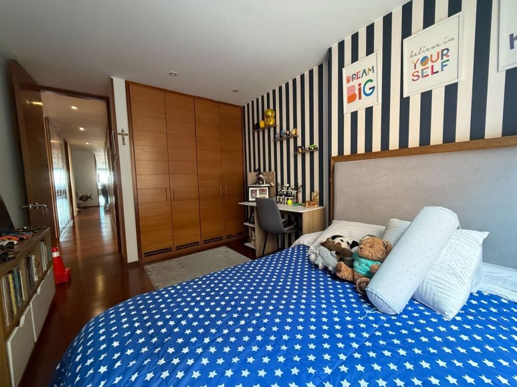 Apartamento de 3 alcobas en venta en Los Rosales, Bogotá, 173 m² · foto 13 de 20