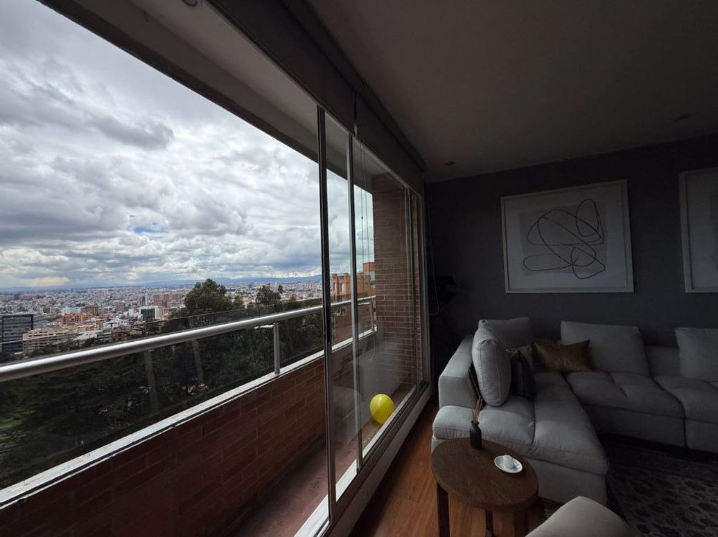 Apartamento de 3 alcobas en venta en Los Rosales, Bogotá, 173 m² · foto 19 de 20