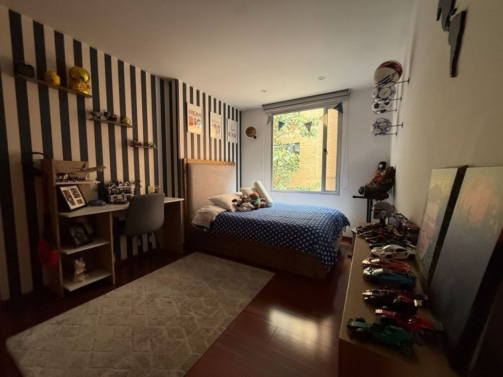 Apartamento de 3 alcobas en venta en Los Rosales, Bogotá, 173 m² · foto 14 de 20