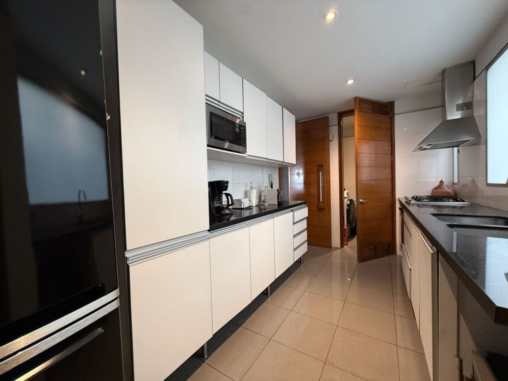 Apartamento de 3 alcobas en venta en Los Rosales, Bogotá, 173 m² · foto 7 de 20