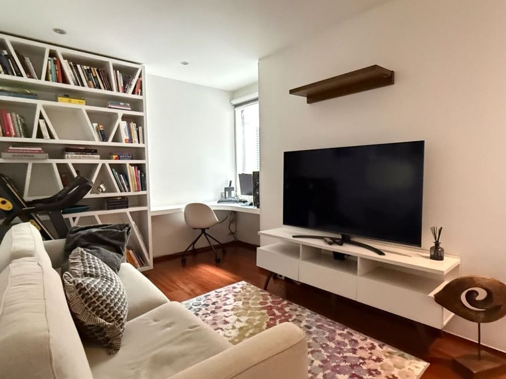 Apartamento de 3 alcobas en venta en Los Rosales, Bogotá, 173 m² · foto 3 de 20