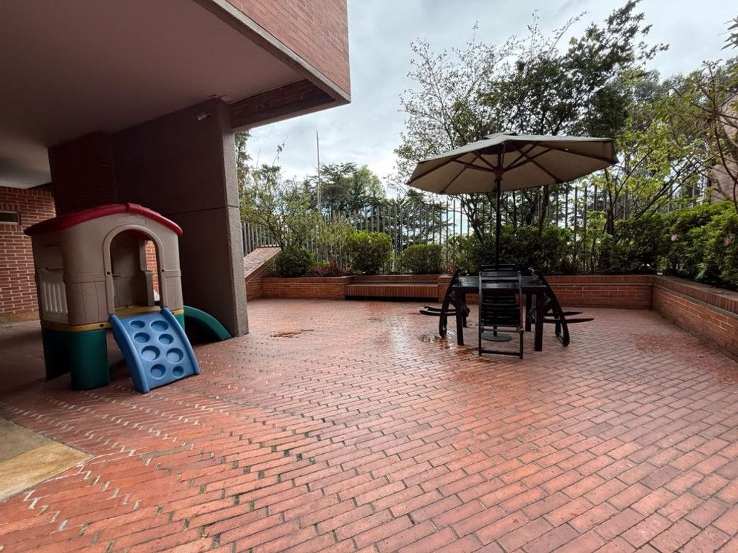 Apartamento de 3 alcobas en venta en Los Rosales, Bogotá, 173 m² · foto 20 de 20