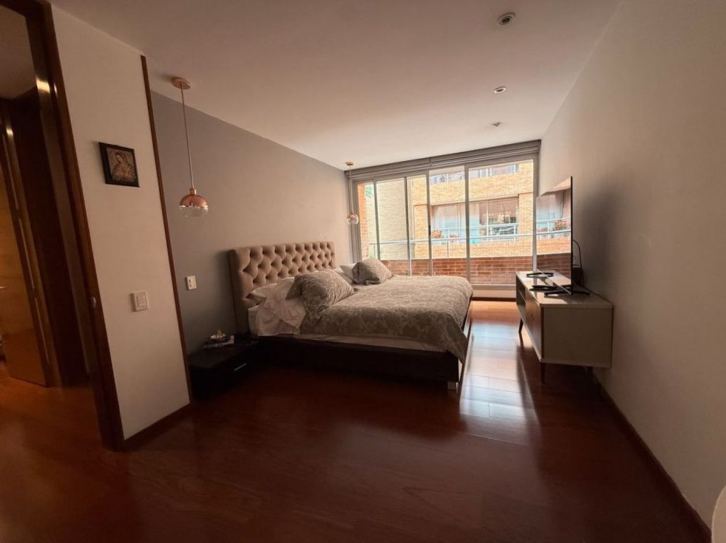 Apartamento de 3 alcobas en venta en Los Rosales, Bogotá, 173 m² · foto 11 de 20