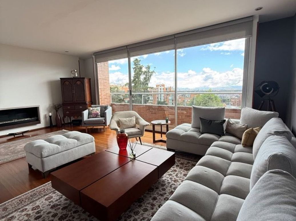 Apartamento de 3 alcobas en venta en Los Rosales, Bogotá, 173 m² · foto 10 de 20