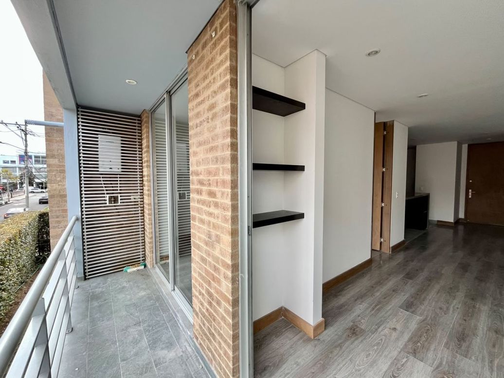 Apartaestudio en venta en El Contador, Bogotá, 55 m² · foto 3 de 10