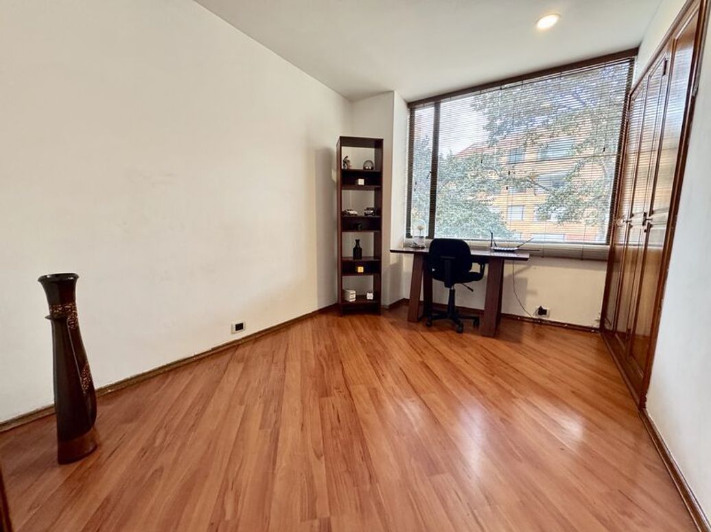 Apartamento de 3 alcobas en venta en Club De Los Lagartos, Bogotá, 99 m² · foto 8 de 20