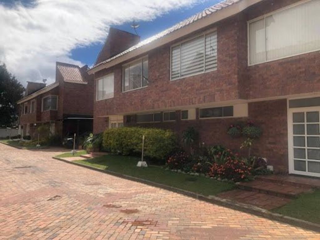 Casa de 3 alcobas en venta en San José De Bavaria, Bogotá, 270 m² · foto 4 de 20