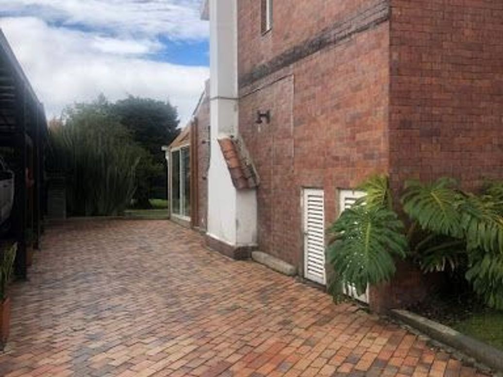 Casa de 3 alcobas en venta en San José De Bavaria, Bogotá, 270 m² · foto 17 de 20