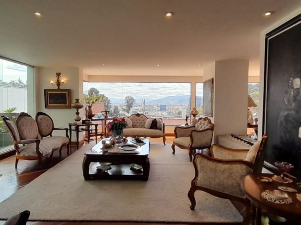 Apartamento de 3 alcobas en venta en El Refugio, Bogotá, 366 m² · foto 3 de 20
