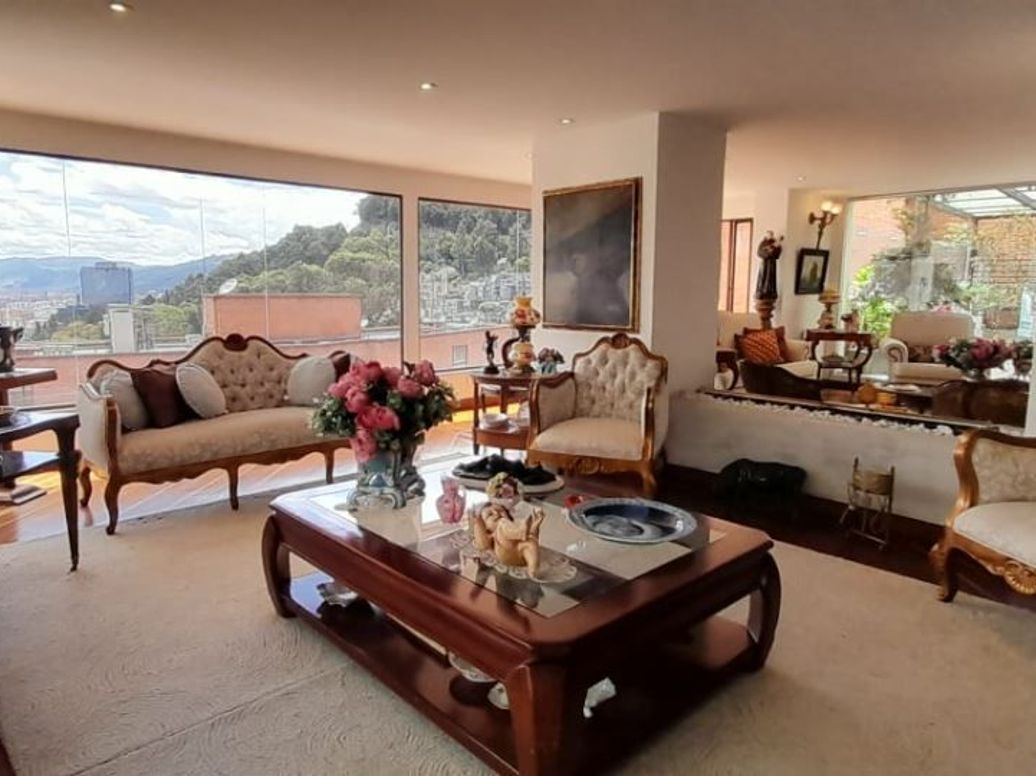 Apartamento de 3 alcobas en venta en El Refugio, Bogotá, 366 m² · foto 4 de 20