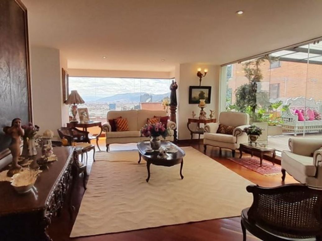 Apartamento de 3 alcobas en venta en El Refugio, Bogotá, 366 m² · foto 8 de 20