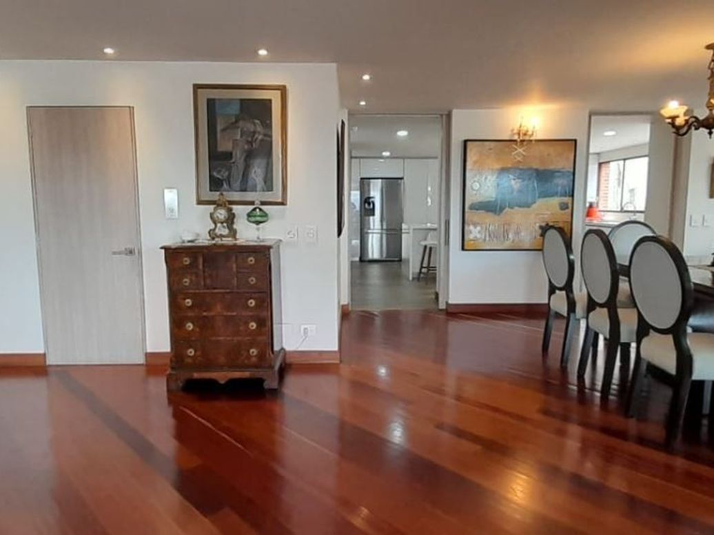 Apartamento de 3 alcobas en venta en El Refugio, Bogotá, 366 m² · foto 16 de 20