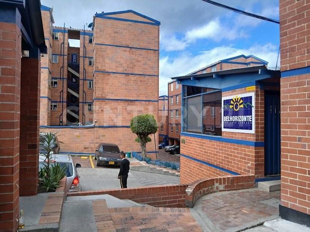 Apartamento de 3 alcobas en venta en El Codito, Bogotá, 48 m² · foto 2 de 15