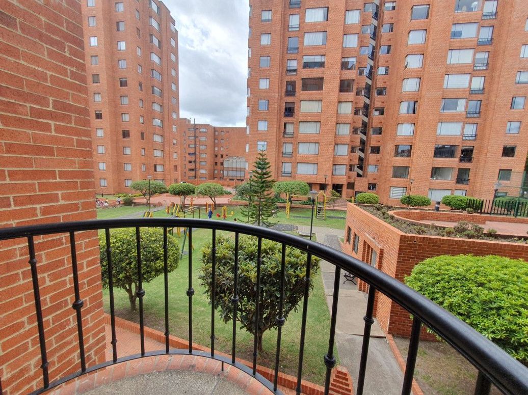 Apartamento de 4 alcobas en venta en Foledo, Bogotá, 141 m² · foto 18 de 20