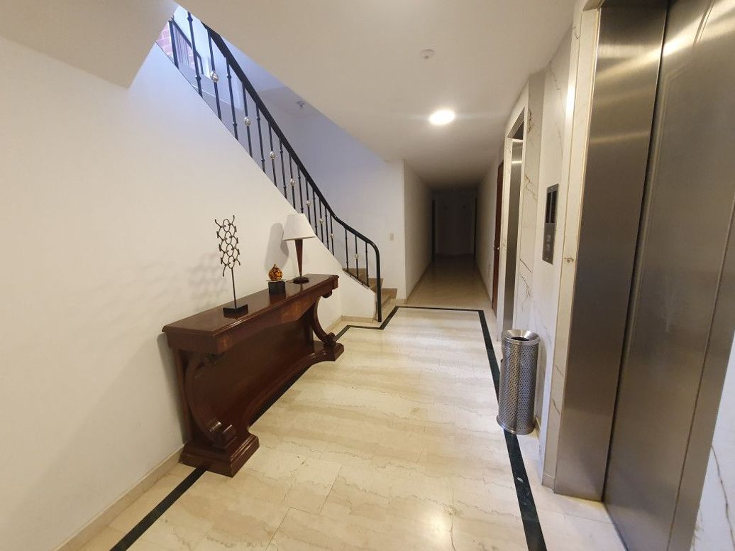 Apartamento de 4 alcobas en venta en Foledo, Bogotá, 141 m² · foto 3 de 20